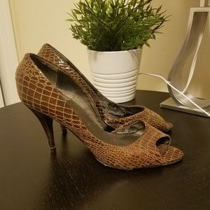 Croc open toe pumps